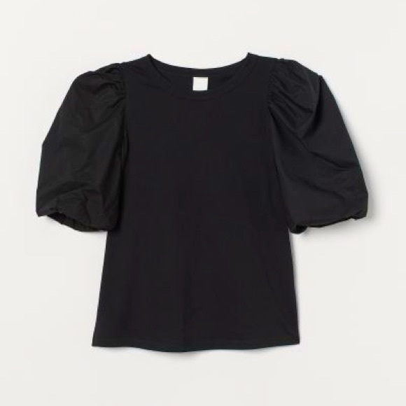 H&M Tops - •H&M black puff sleeve t-shirt•